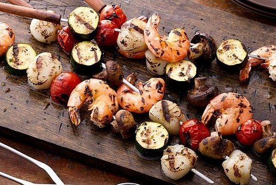 9 блюд, кроме шашлыка, которые можно приготовить на мангале